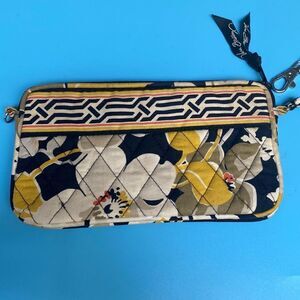 Vera Bradley On the Go Zip Top Wristlet Dogwood Convertible purse